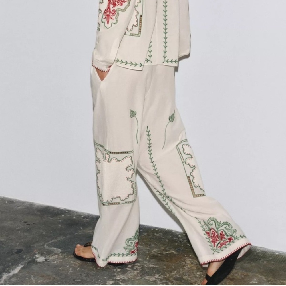 ZARA EMBROIDERED pants ZW Collection Size Large